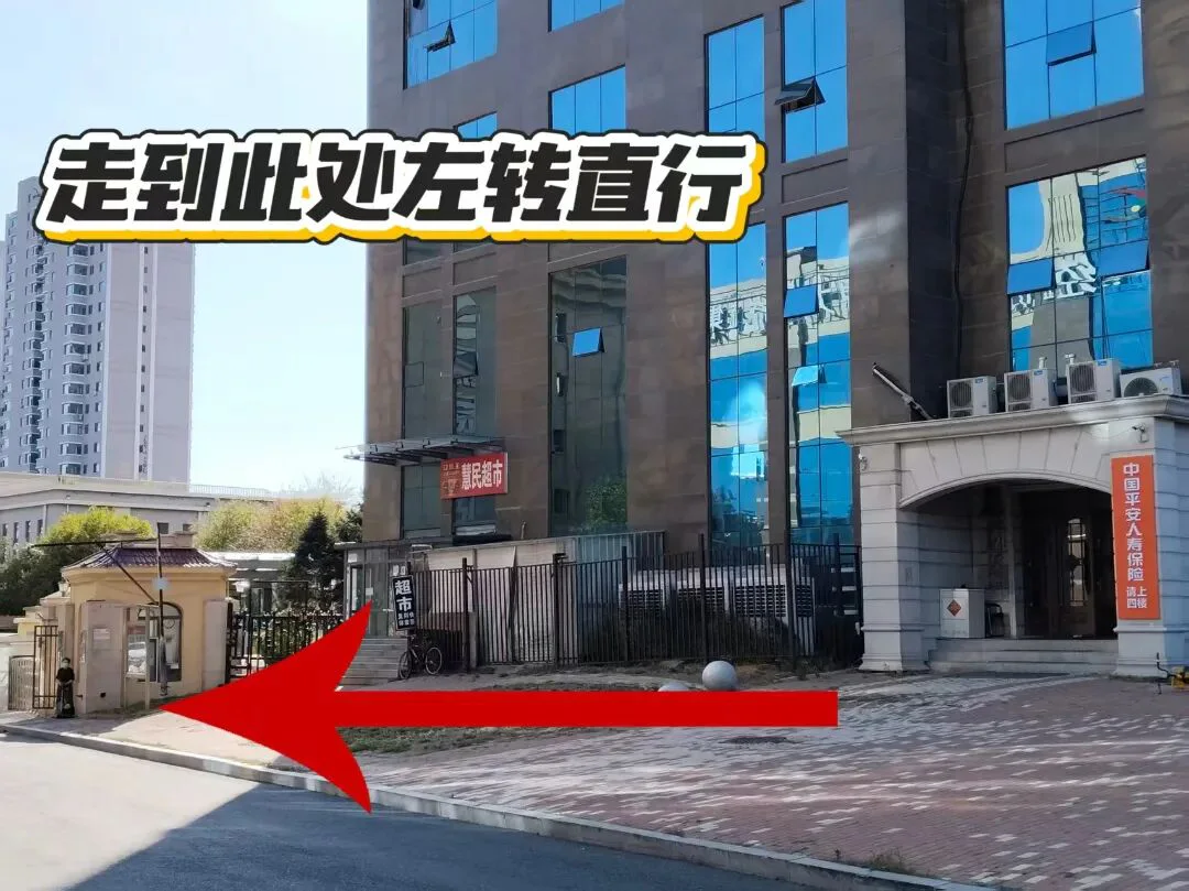从世茂大道站前往美域江岛途中的左转位置