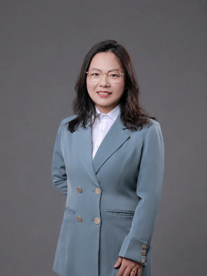 哈尔滨婚姻家事律师段琳琳团队形象照